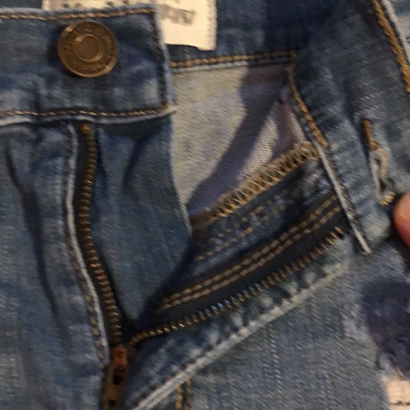 Mudd, stretch denim jean shorts w/destruction & cuffed btm - junior size 7 - Picture 11 of 11